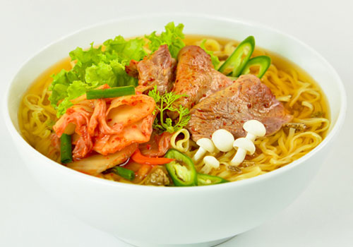 Nhỡ bữa phải ăn mì tôm cần áp dụng ngay 5 điều này để tránh "rước độc vào thân"