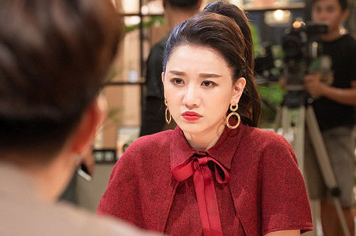 Ồn ào 9,45 tỷ cứu trợ miền Trung của Trấn Thành chưa nguôi, Hari Won bức xúc đăng đàn vì 'biến mới'