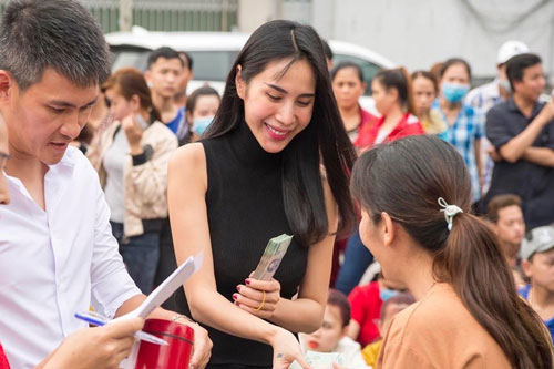 Công Vinh: “Buồn vì thấy quá thương những người bị chửi bới ném đá”