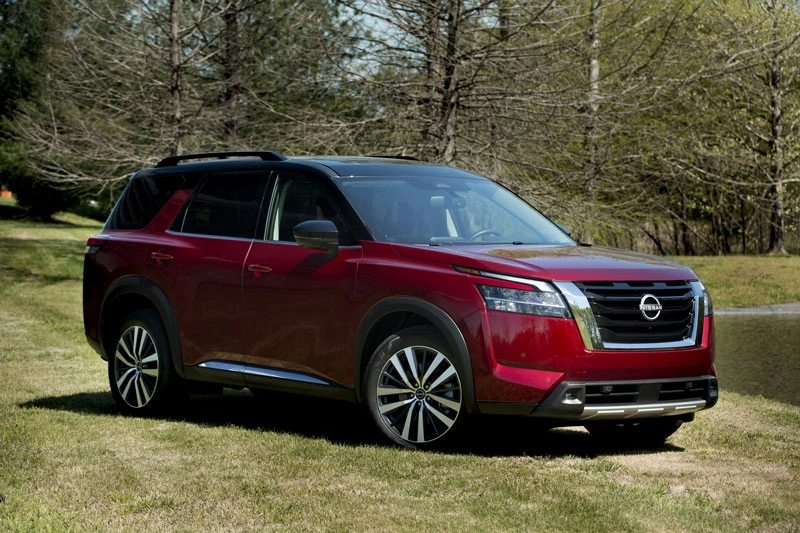 Nissan Pathfinder 2022.