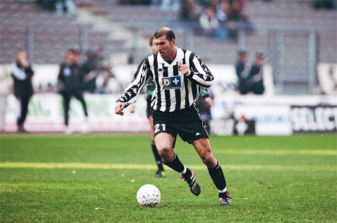 Zidane từng có những năm tháng rất thành công tại Juventus khi còn là cầu thủ