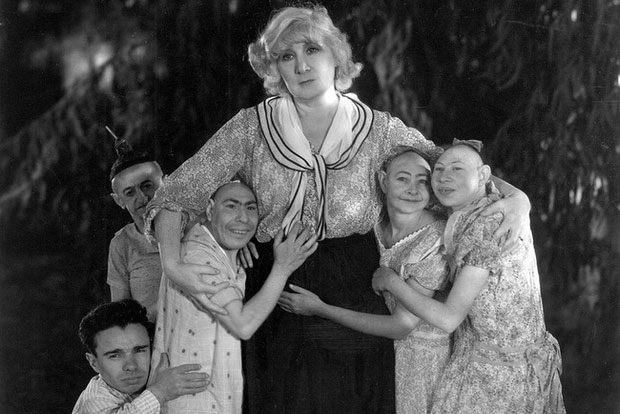 Chuyện bí ẩn về Schlitzie: Dị nhân có chiếc đầu nhọn hoắt và cuộc đời bị đem ra trưng bày trong gánh xiếc mua vui cho thiên hạ