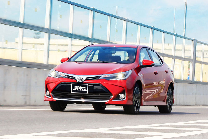 Toyota Corolla Altis 2020 giảm giá mạnh tại Việt Nam, mở đường đón thế hệ mới?
