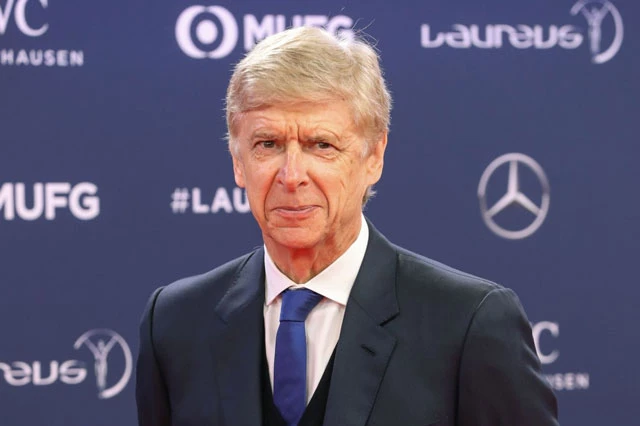 =8. Arsene Wenger (tự do, tỷ lệ: 50/1).