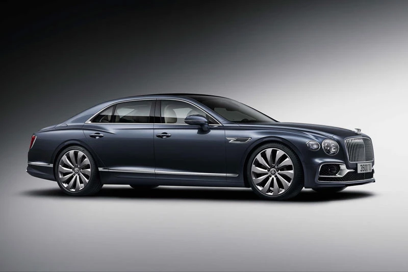 8. Bentley Flying Spur.