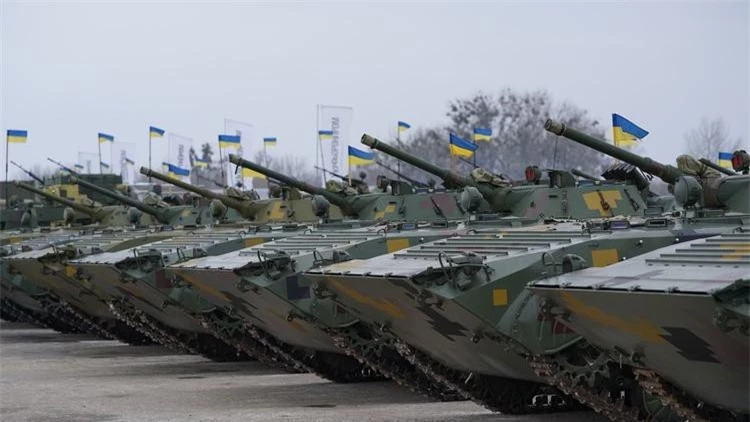 Bi an tung tich 1.800 thiet giap BMP-1 cua Ukraine
