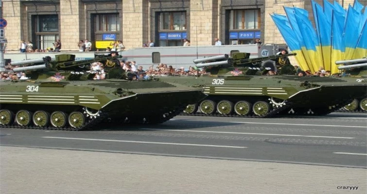 Bi an tung tich 1.800 thiet giap BMP-1 cua Ukraine-Hinh-12