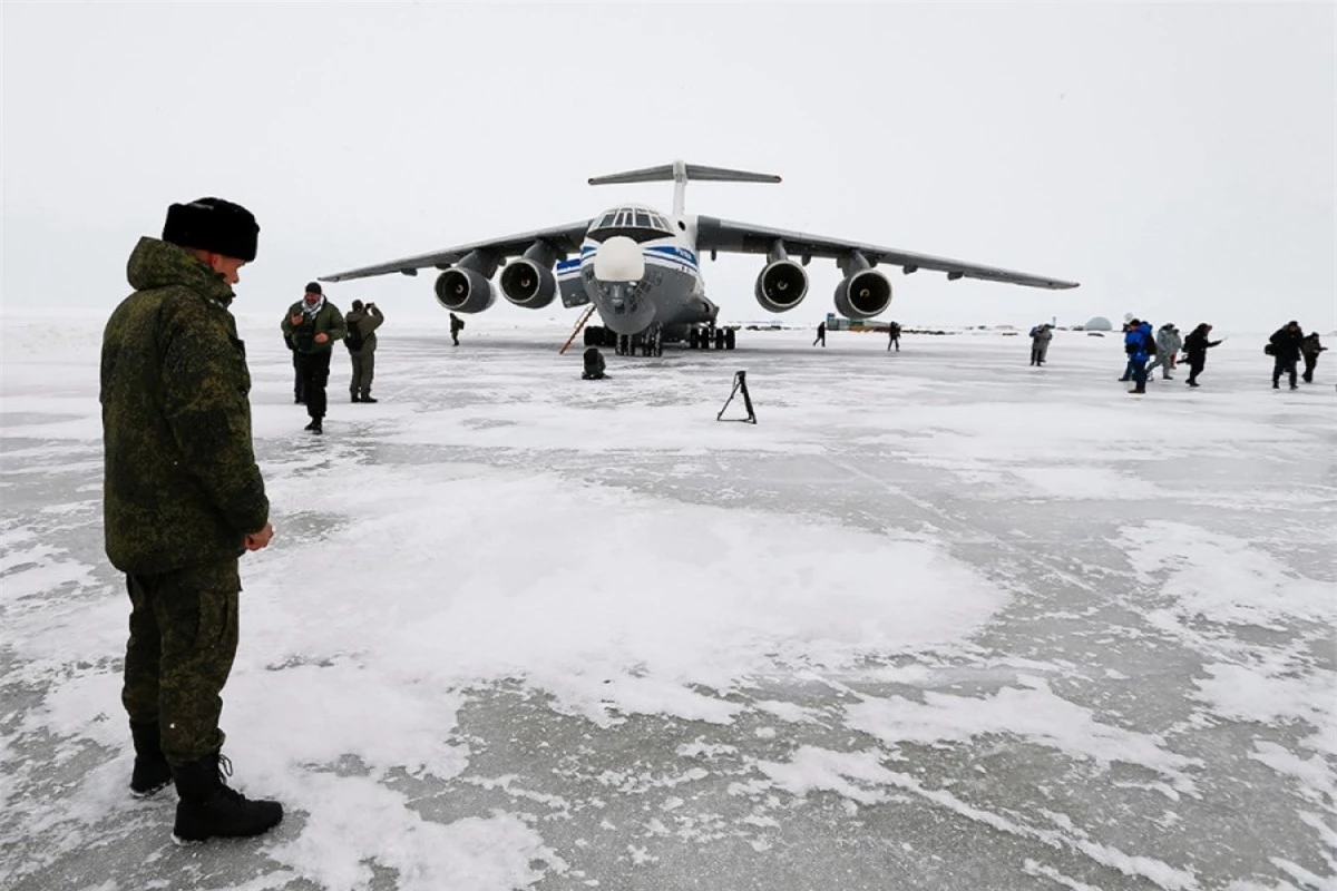 Căn cứ quân sự ở vùng cực Bắc của Nga còn có cả hệ thống tên lửa, radar và đường băng mở rộng của nó có thể tiếp nhận mọi loại máy bay. Ảnh: AP