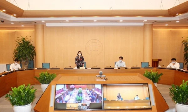 Phó Bí thư Thường trực Thành ủy Nguyễn Thị Tuyến phát biểu kết luận buổi làm việc. 