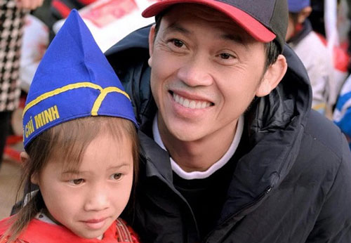 Phi Thanh Vân: 'Anh Hoài Linh rất bận, thời gian ăn ngủ không có, mong mọi người nhìn bằng con mắt từ tâm'