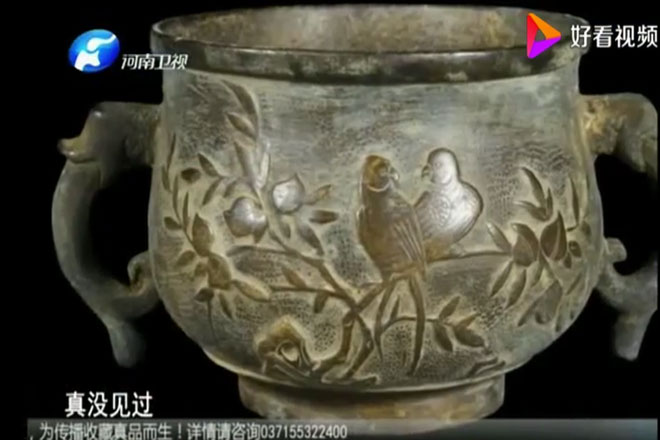 Mang chiếc lư hương trị giá chục tỷ đi kiểm định, chủ nhân bảo vật phải đeo khẩu trang, không dám lộ mặt trên truyền hình