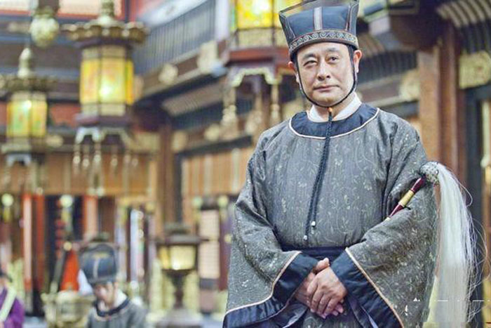 Giải mã nguyên nhân khiến thái giám trong thời phong kiến Trung Quốc lúc nào cũng mang kèm cây phất trần bên người