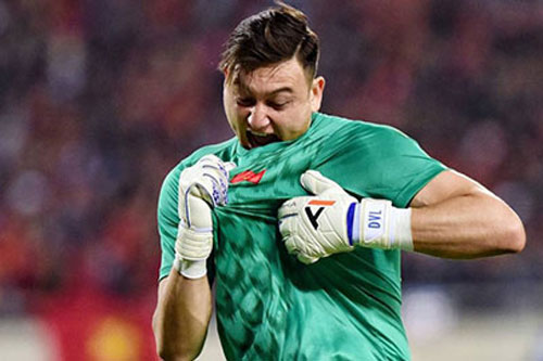 HLV Park Hang Seo 'ghi 3 bàn thắng' khi không triệu tập Đặng Văn Lâm