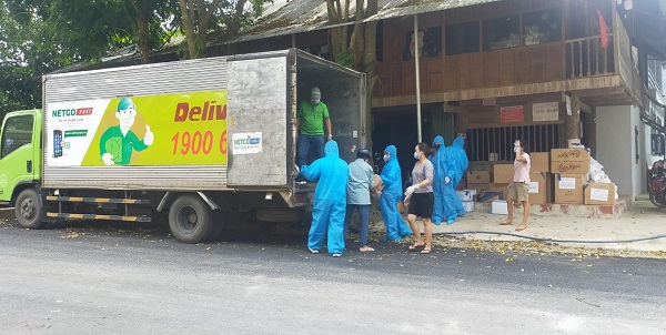 Những bức ảnh xúc động sẻ chia khó khăn với đồng bào vùng cao trong đại dịch Covid-19