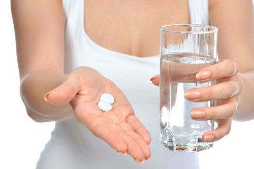 Lý do bác sĩ thường khuyên bệnh nhân nên uống nhiều nước khi uống thuốc