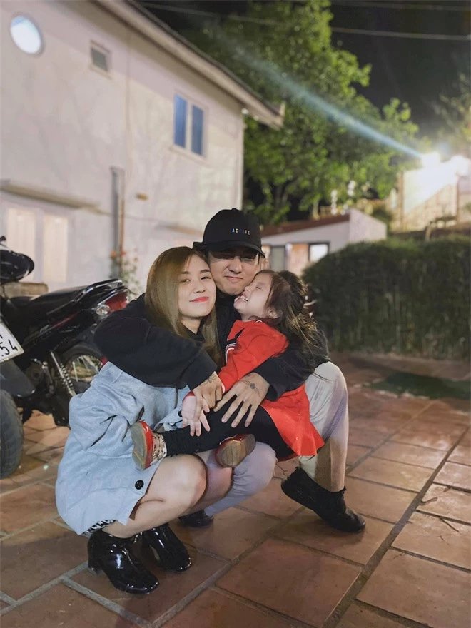Đang hạnh phúc bên vợ cũ Hoài Lâm, Đạt G bất ngờ cho bay màu hết bài đăng trên Instagram - Ảnh 1. Đang hạnh phúc bên vợ cũ Hoài Lâm, Đạt G bất ngờ cho bay màu hết bài đăng trên Instagram - Ảnh 1.