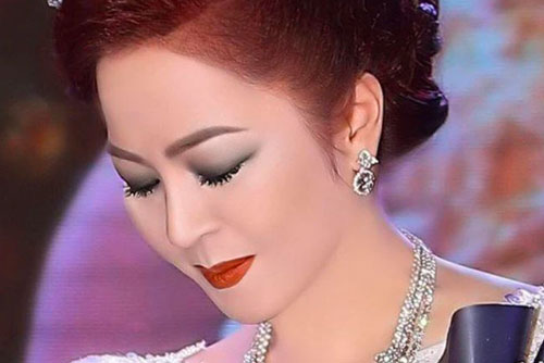 Bà Phương Hằng bất ngờ thông báo hủy buổi livestream tối 29/5