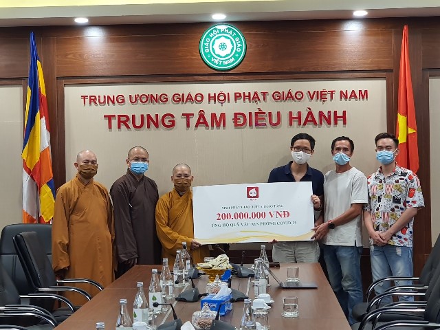 Dấu ấn tuần lễ “Tắm Phật online – Nhân hai công đức”