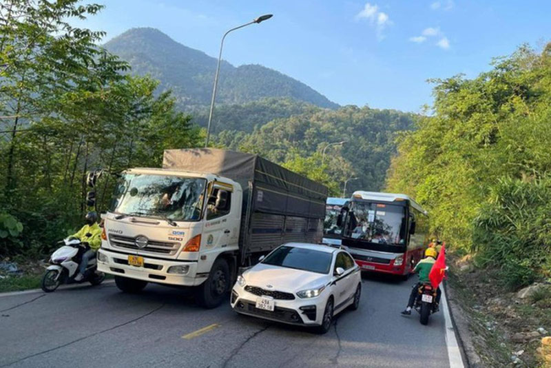 ĐIỂM TIN SÁNG (30/5): Lâm Đồng và Long An tạm dừng vận tải hành khách đến TP.HCM, tàu chiến Mỹ thất bại trong thử nghiệm đánh chặn tên lửa