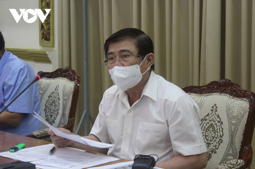 TP.HCM: Không được tụ tập nhóm 5 người trở lên tại công sở, bệnh viện, trường học