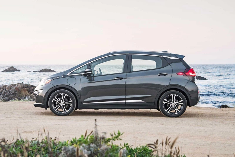 5. Chevrolet Bolt 2021 (giá khởi điểm: 36.500 USD).