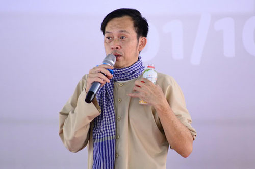 Hoài Linh lại gặp rắc rối: Nhà hảo tâm bức xúc tố nam nghệ sĩ nhận 50 triệu đồng cứu trợ miền Trung nhưng không thể liên lạc được?