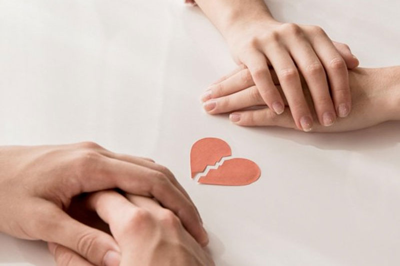 Sau khi chia tay, có nên làm bạn với người yêu cũ?