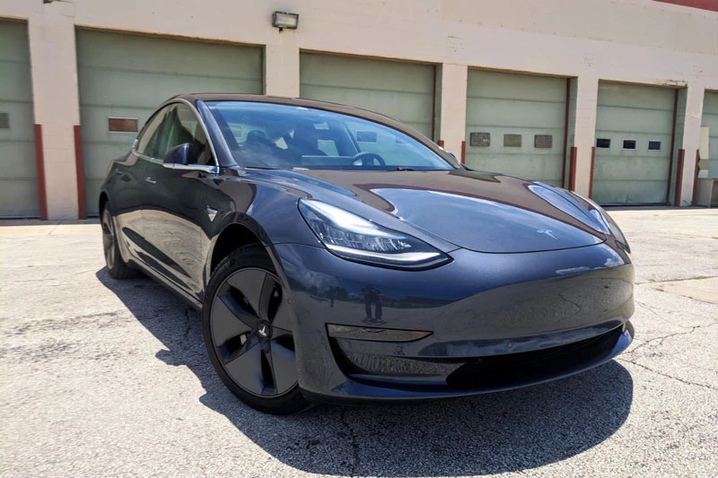 7. Tesla Model 3 2021 (giá khởi điểm: 38.990 USD).