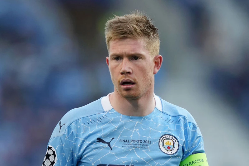 Tiền vệ trung tâm: Kevin De Bruyne (Man City).