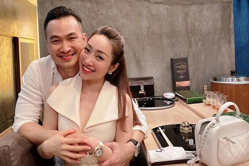 Vợ kém 16 tuổi nói gì về việc Chi Bảo đột ngột tuyên bố giải nghệ?