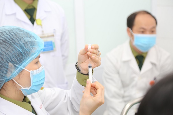 Tiêm vaccine Covid-19: Sau bao lâu có tác dụng? 