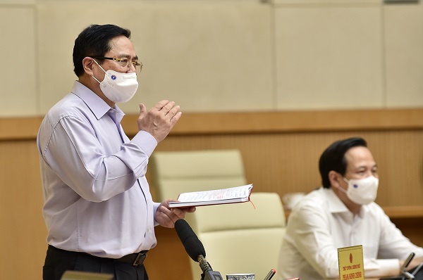 Thủ tướng kêu gọi huy động mọi nguồn lực hợp pháp cho để mua vaccine