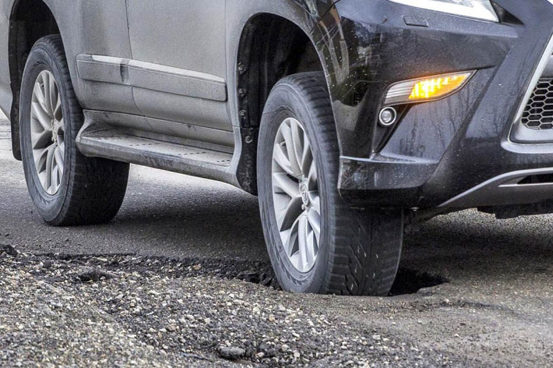 Những bộ phận của xe dễ bị hỏng khi di chuyển trên đường nhiều ổ gà