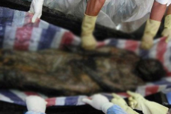 Khai quật lăng mộ 2.000 năm tuổi, đội khảo cổ hoảng hốt khi nghe tiếng rên phát ra từ trong quan tài