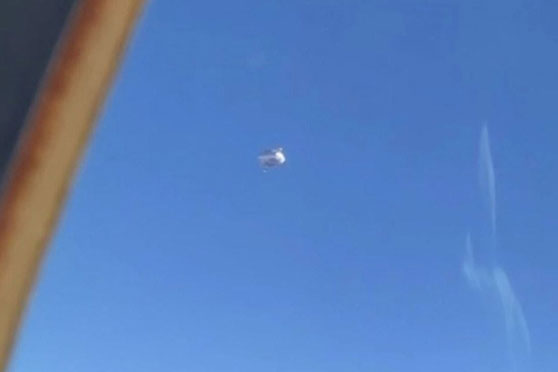 Bộ quốc phòng Mỹ thừa nhận UFO bí ẩn hình kim tự tháp đã 'lởn vởn' trên đầu chiến hạm nước này