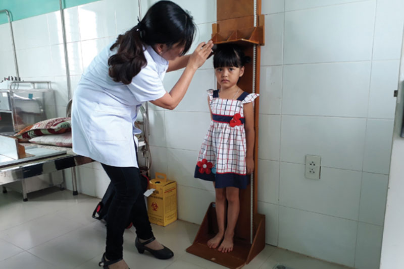 Giải mã trẻ thấp còi do thiếu hormone tăng trưởng, bổ sung canxi không có tác dụng