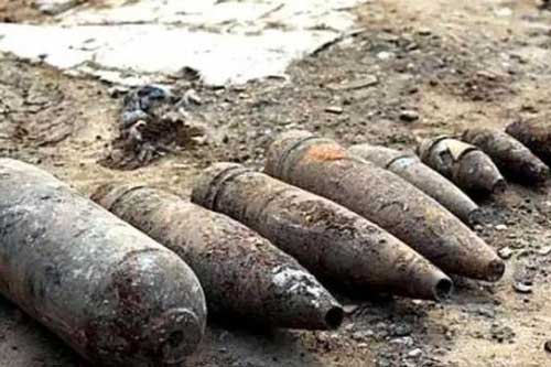 Đào phải vật thể nghi là bom, công nhân hốt hoảng đi báo cảnh sát: Các chuyên gia nhìn thấy lại mừng như "bắt được vàng"!