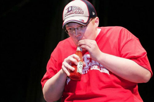 Những kỷ lục ăn uống kì quặc nhất thế giới: Uống hết 2 cốc sữa trong 3 nốt nhạc!