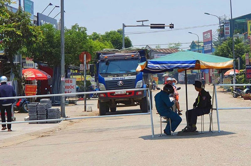 Một chốt kiểm tra y tế ở Thừa Thiên - Huế. Ảnh: Điền Quang.