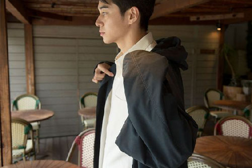 Tình cờ đọc được tin nhắn ở máy vợ sắp cưới, tôi tái mặt hoảng sợ lo cho khoản tiền 700 triệu trong ngân hàng của mình