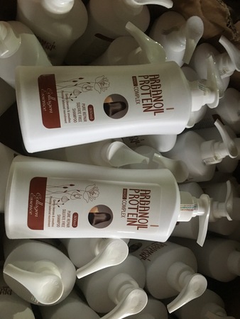 Thanh Hóa: Phát hiện cơ sở sản xuất dầu gội đầu, sữa tắm, nước giặt có dấu hiệu giả mạo nhiều nhãn hiệu nổi tiếng...đáng sợ