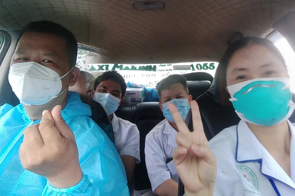 Những chuyến xe taxi Mai Linh miễn phí trong tâm dịch Bắc Giang.