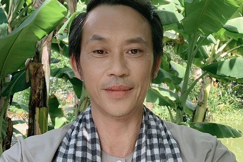 Hoài Linh lại gây tranh cãi trước chi tiết khó hiểu này trong giấy gửi quà từ thiện đến tay người dân miền Trung