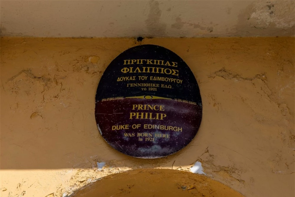 Bên trong căn biệt thự trên đảo Corfu, nơi sinh của Hoàng thân Philip ở Hy Lạp Bên trong căn biệt thự, nơi sinh của Hoàng thân Philip ở Hy Lạp