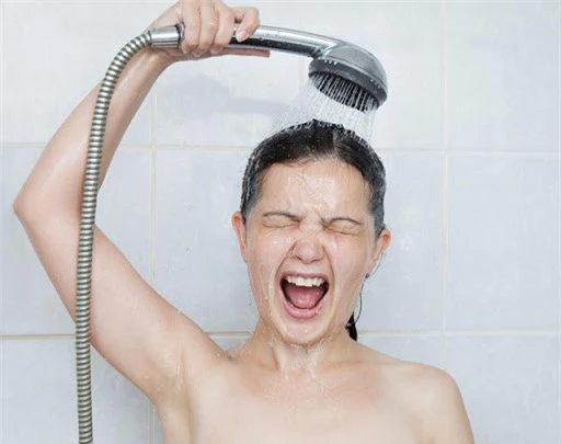 Tắm nước lạnh điều gì sẽ xảy ra với làn da?