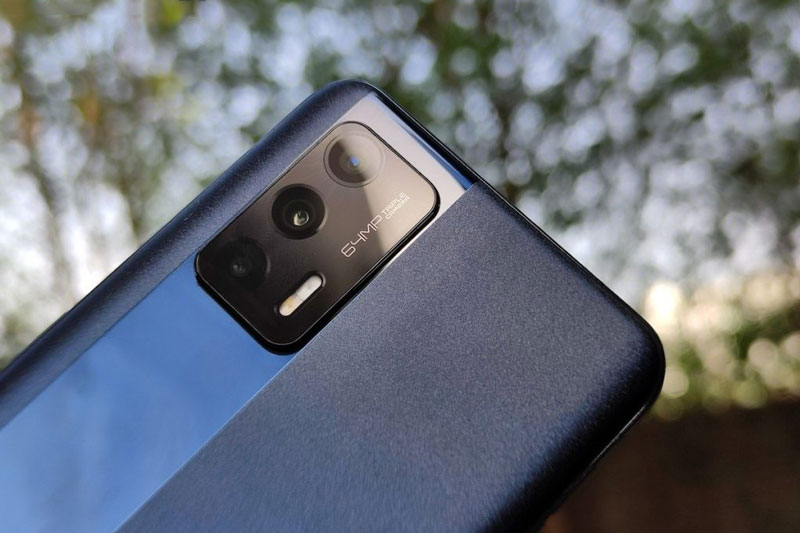 Smartphone 5G, RAM 12 GB, sạc siêu tốc, giá hấp dẫn