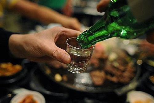 Sau khi uống rượu bia, thấy cơ thể có 4 dấu hiệu này chứng tỏ gan đang tổn thương nghiêm trọng