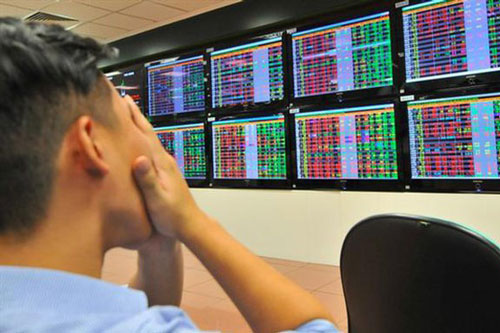 Thanh khoản vượt 21.700 tỉ đồng, HOSE thông báo ngừng giao dịch ngày 1/6