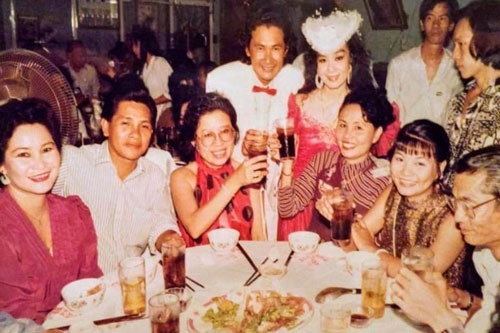 NSƯT Ngọc Huyền tiết lộ 2 bức hình vô giá trong đám cưới 'đôi nghệ sĩ tài hoa đẹp đôi nhất thập niên 1990'