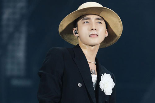 Sơn Tùng M-TP tiếp tục thất hứa, fan phát hiện album Chúng Ta lại bị dời lịch trên iTunes đến cuối năm 2021?